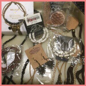 NewOnCard Jewelry Lot_NC1,27pc